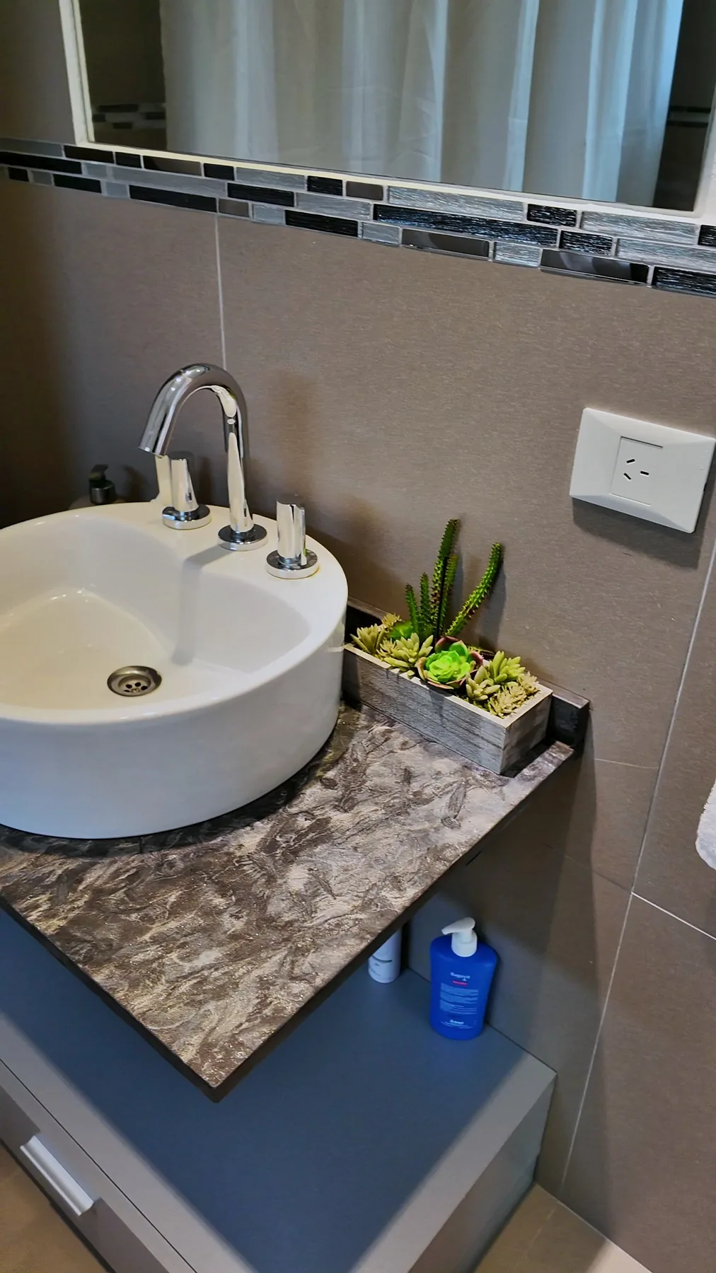 El baño en suite.