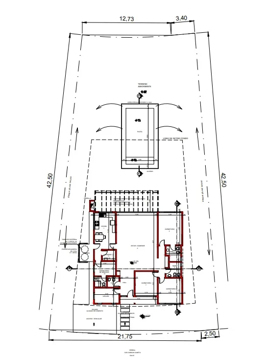 Lote a laguna. — Casa 3 dormitorios,  uno en suite con vestidor, dos dormitorios junior con baño, escritorio con toalete de recespcion, cocina integrada a living y comedor, area de servicios con lavadero, habitacion y baño con ducha, galeria con parrila, pileta con borde infirto a laguna y muelle, cocchera .
