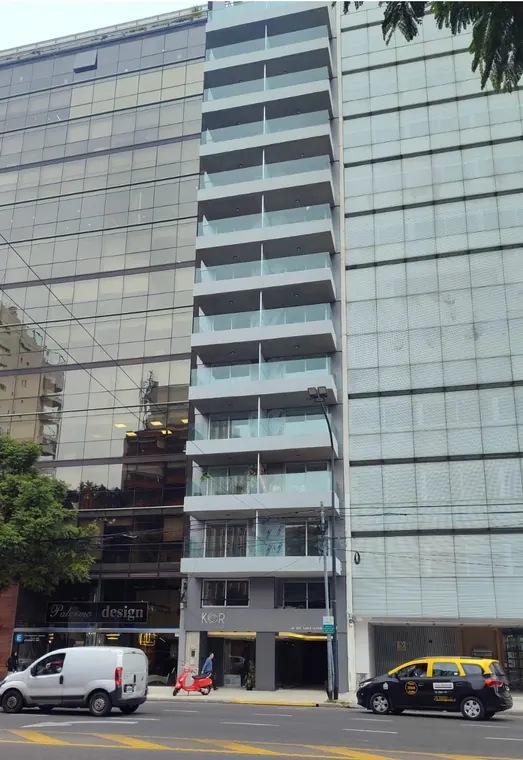 Av. del Libertador y Juramento — Importante oficina.